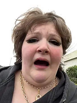 plushietoy online show from March 9, 2026, 9:41 pm