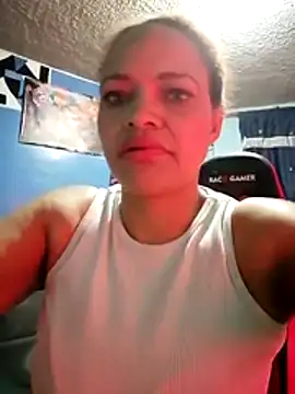 Snapshot of Helensex1 chatting on March 18, 2026, 2:26 am Helensex1 online show from March 18, 2026, 2:26 am