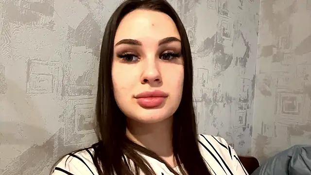 JanettDubill online show from February 18, 2026, 4:03 pm