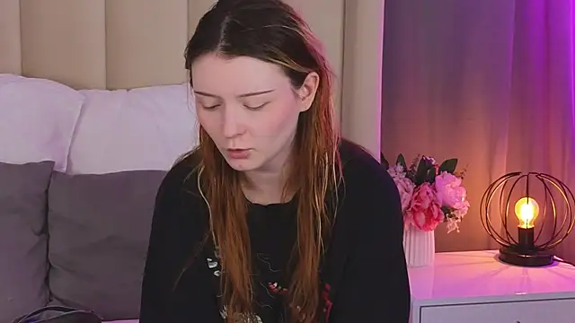 Snapshot of AlyssFrost chatting on June 18, 2026, 2:23 am AlyssFrost online show from June 18, 2026, 2:23 am