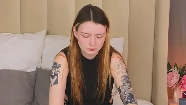 Snapshot of AlyssFrost chatting on June 23, 2026, 2:53 am AlyssFrost online show from June 23, 2026, 2:53 am
