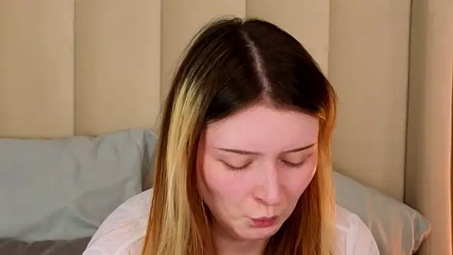 Snapshot of AlyssFrost chatting on July 7, 2026, 3:09 am AlyssFrost online show from July 7, 2026, 3:09 am