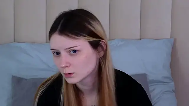 Snapshot of AlyssFrost chatting on July 24, 2026, 1:58 am AlyssFrost online show from July 24, 2026, 1:58 am