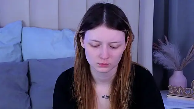 Snapshot of AlyssFrost chatting on July 30, 2026, 8:35 am AlyssFrost online show from July 30, 2026, 8:35 am