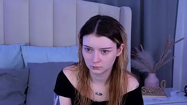 Snapshot of AlyssFrost chatting on July 31, 2026, 2:00 am AlyssFrost online show from July 31, 2026, 2:00 am