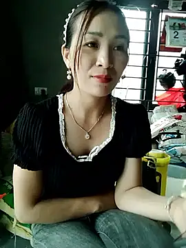 Thobaby112 online show from April 28, 2026, 2:21 am