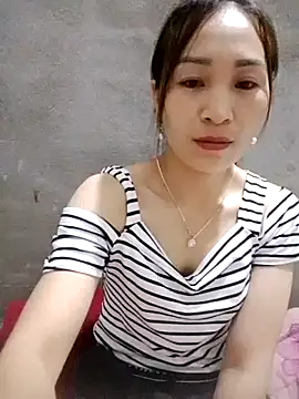 Thobaby112 online show from May 4, 2026, 9:44 pm