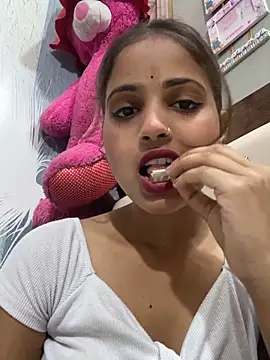 samayra1144 online show from May 6, 2026, 4:01 pm