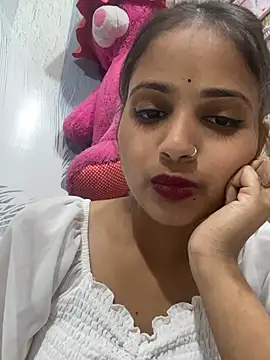 samayra1144 online show from May 7, 2026, 9:14 am