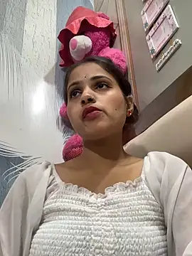 samayra1144 online show from May 9, 2026, 8:58 pm