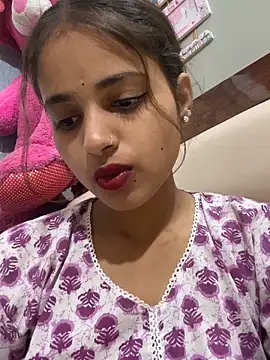samayra1144 online show from June 17, 2026, 7:33 am