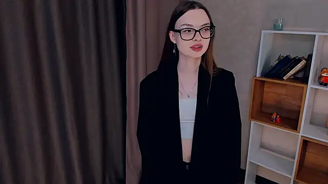 HazelPanos online show from February 16, 2026, 7:04 am