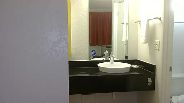 Snapshot of RoseColoredGlasses chatting on March 22, 2026, 1:20 am RoseColoredGlasses online show from March 22, 2026, 1:20 am