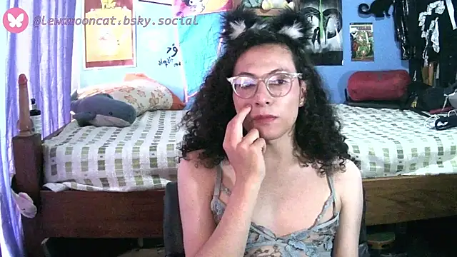lewd mooncat online show from May 1, 2026, 10:36 pm