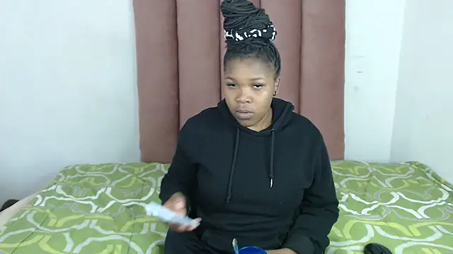 Snapshot of BigBootyEbony_ chatting on May 4, 2026, 9:27 am BigBootyEbony online show from May 4, 2026, 9:27 am