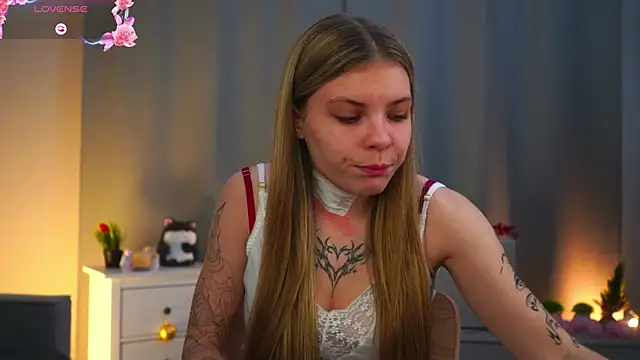 ZofiaPantano online show from April 5, 2026, 2:03 pm