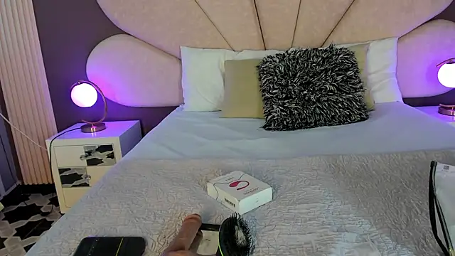 Snapshot of PerlaRogerss_ chatting on April 1, 2026, 11:22 am PerlaRogerss online show from April 1, 2026, 11:22 am