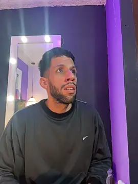 Snapshot of Karim_mansur chatting on March 18, 2026, 1:31 am Karim mansur online show from March 18, 2026, 1:31 am