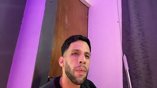 Snapshot of Karim_mansur chatting on March 26, 2026, 4:29 am Karim mansur online show from March 26, 2026, 4:29 am