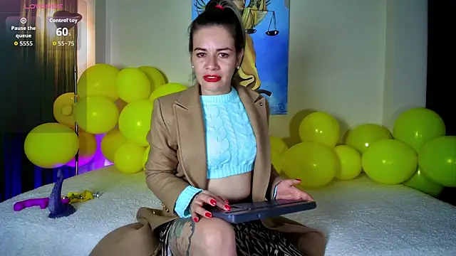 oriana thomson01 online show from May 16, 2026, 4:20 am