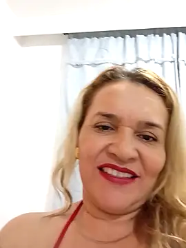 charlotte milf30 online show from April 11, 2026, 4:06 am