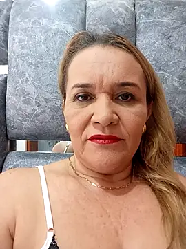 charlotte milf30 online show from April 29, 2026, 1:26 pm