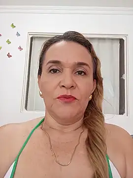 charlotte milf30 online show from May 18, 2026, 1:28 pm