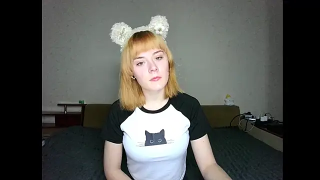 Little fox404 online show from February 15, 2026, 7:43 pm