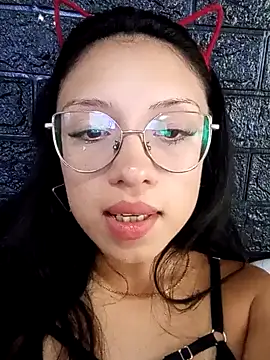 Moondefuego online show from March 21, 2026, 12:21 pm