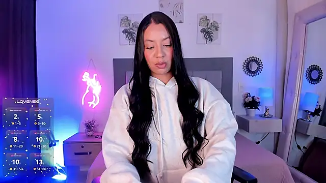 Snapshot of julietha_Vega chatting on April 21, 2026, 5:50 pm julietha Vega online show from April 21, 2026, 5:50 pm