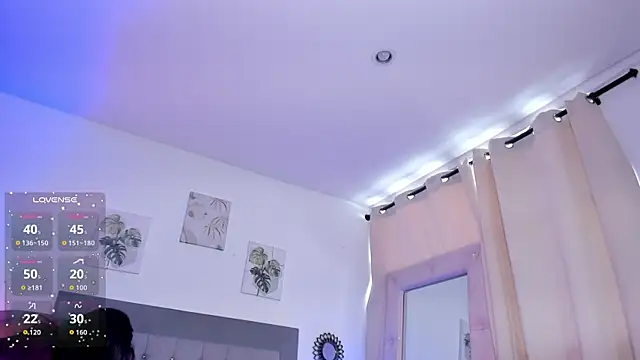 Snapshot of julietha_Vega chatting on April 28, 2026, 6:13 pm julietha Vega online show from April 28, 2026, 6:13 pm