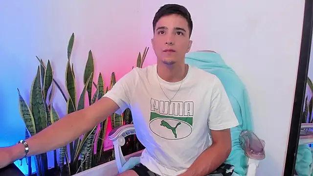 Snapshot of bad_boy_cum_ chatting on March 8, 2026, 2:37 am bad boy cum online show from March 8, 2026, 2:37 am