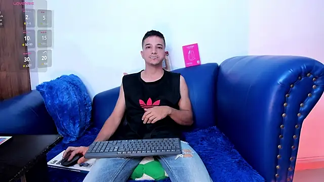 Snapshot of bad_boy_cum_ chatting on March 30, 2026, 10:44 pm bad boy cum online show from March 30, 2026, 10:44 pm