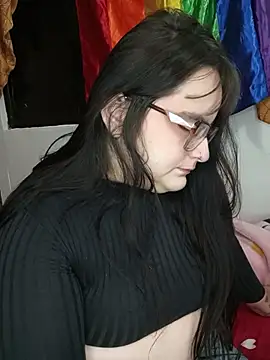 daphneev online show from July 15, 2026, 1:22 am