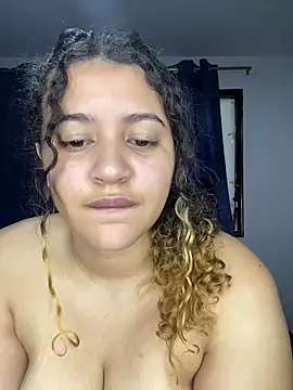 goodgirlxxl online show from March 18, 2026, 11:46 am