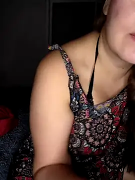 Miamorcurvyy online show from May 3, 2026, 2:17 am