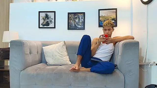Snapshot of GOLD_BOYS chatting on May 27, 2026, 7:38 am GOLD BOYS online show from May 27, 2026, 7:38 am