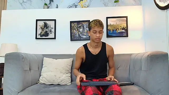 Snapshot of GOLD_BOYS chatting on May 28, 2026, 8:00 am GOLD BOYS online show from May 28, 2026, 8:00 am