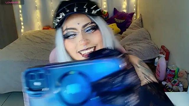 Snapshot of maliciaXpoison chatting on April 25, 2026, 4:15 am maliciaXpoison online show from April 25, 2026, 4:15 am