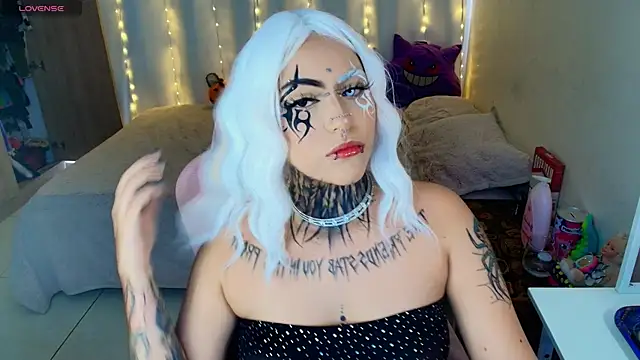 Snapshot of maliciaXpoison chatting on April 26, 2026, 10:40 pm maliciaXpoison online show from April 26, 2026, 10:40 pm
