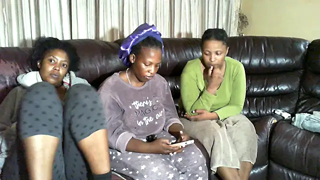 Sky-Diamond online show from March 21, 2026, 6:51 am