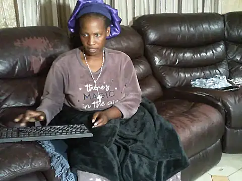 Snapshot of Sky-Diamond chatting on April 7, 2026, 9:04 pm Sky-Diamond online show from April 7, 2026, 9:04 pm