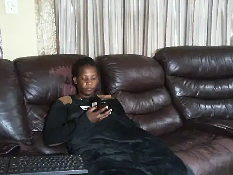 Snapshot of Sky-Diamond chatting on April 13, 2026, 7:25 am Sky-Diamond online show from April 13, 2026, 7:25 am