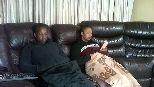 Snapshot of Sky-Diamond chatting on April 23, 2026, 12:29 pm Sky-Diamond online show from April 23, 2026, 12:29 pm