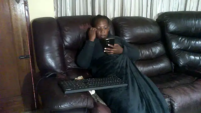 Snapshot of Sky-Diamond chatting on April 25, 2026, 1:52 pm Sky-Diamond online show from April 25, 2026, 1:52 pm