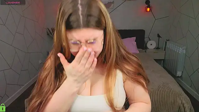 zoe j0y online show from April 4, 2026, 1:48 am