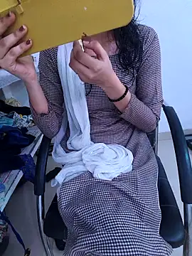 Snapshot of tanzum_khan3202 chatting on April 4, 2026, 5:49 am tanzum khan3202 online show from April 4, 2026, 5:49 am