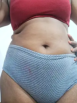 Snapshot of Queen_Saara chatting on March 26, 2026, 6:19 am Queen Saara online show from March 26, 2026, 6:19 am