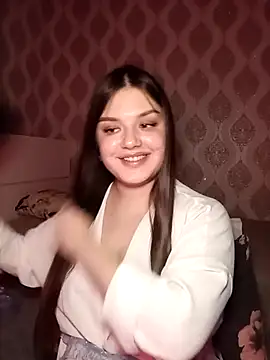 SophieLees online show from February 17, 2026, 9:10 pm