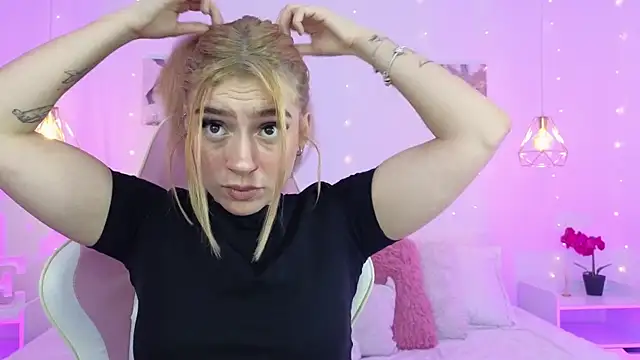 Snapshot of Emma_softt chatting on April 8, 2026, 5:51 am Emma softt online show from April 8, 2026, 5:51 am